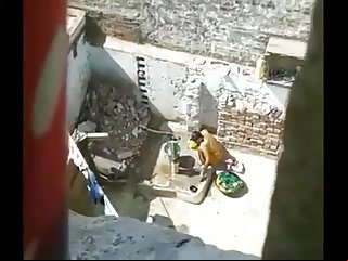 Spying India Bhabi Pretty Shower Outdoor